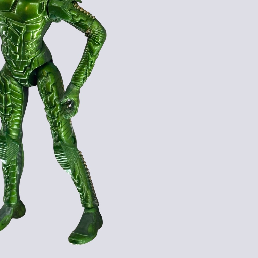 Green Goblin 6 Inch Action Figure Poseable Green Toy Biz Spider-Man 2002 Movie - Picture 2 of 5
